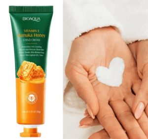 BIOAQUA Honey Vitamin E Moisturizing & Nourishing Manuka Hand Cream 30g