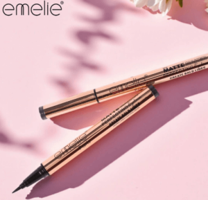 Emelie Paris Matte Maker Perfecting Eyeliner